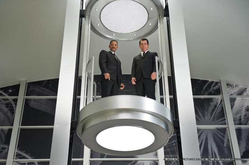 Illustration for article titled Men in Black 3 will erase all meaning in your life